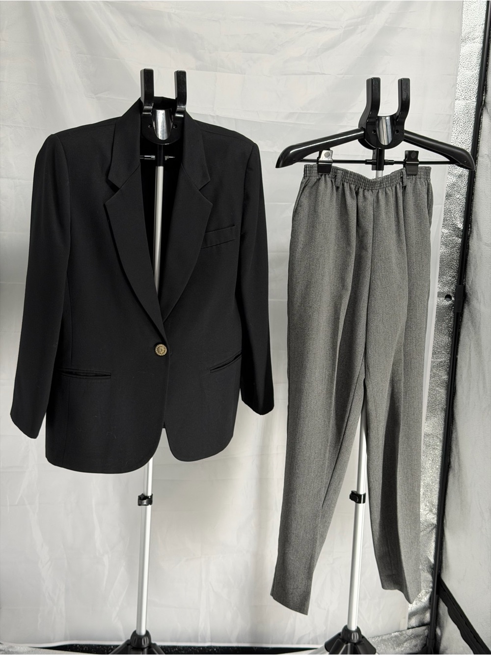 Alfred Dunner Vintage 2 Piece Black & Gray PantsSuit Size 10 USA Career Office